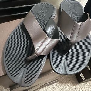 Men’s Gucci slides. Authentic